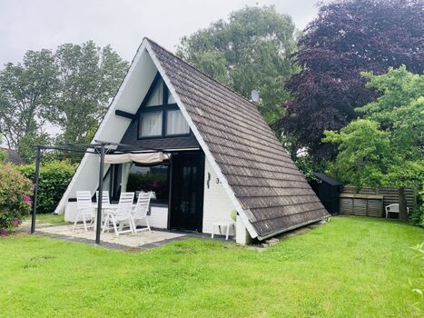 Sonnenterrasse mit Faltdach-Pavillon