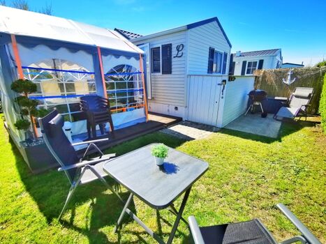 Garten hinten, schöner Sonnenplatz