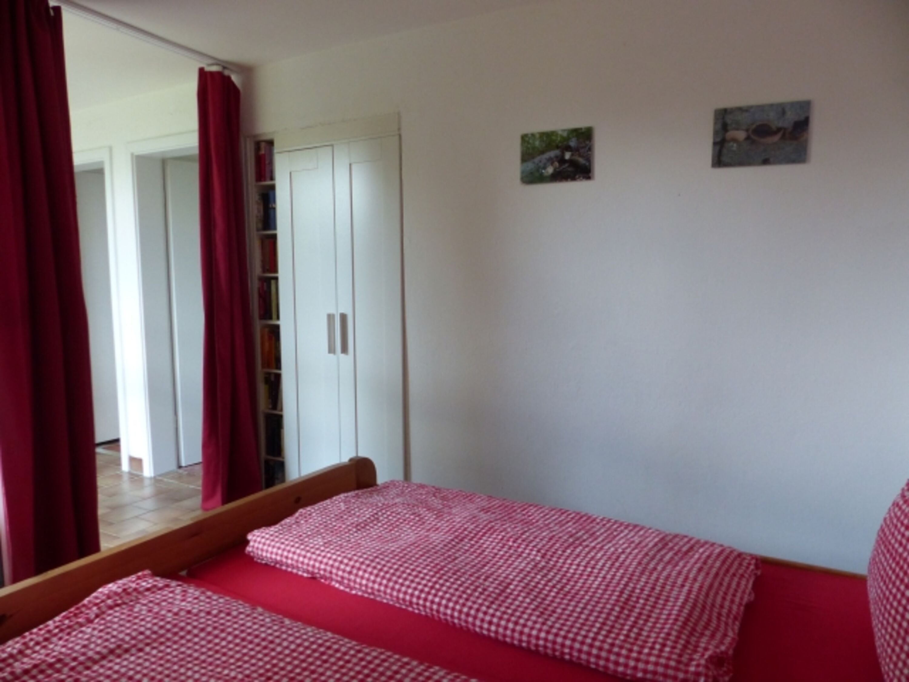 Schlafzimmer 1