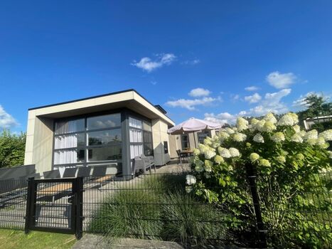 Mit Zaun und Airco - unser Chalet Waterlijn