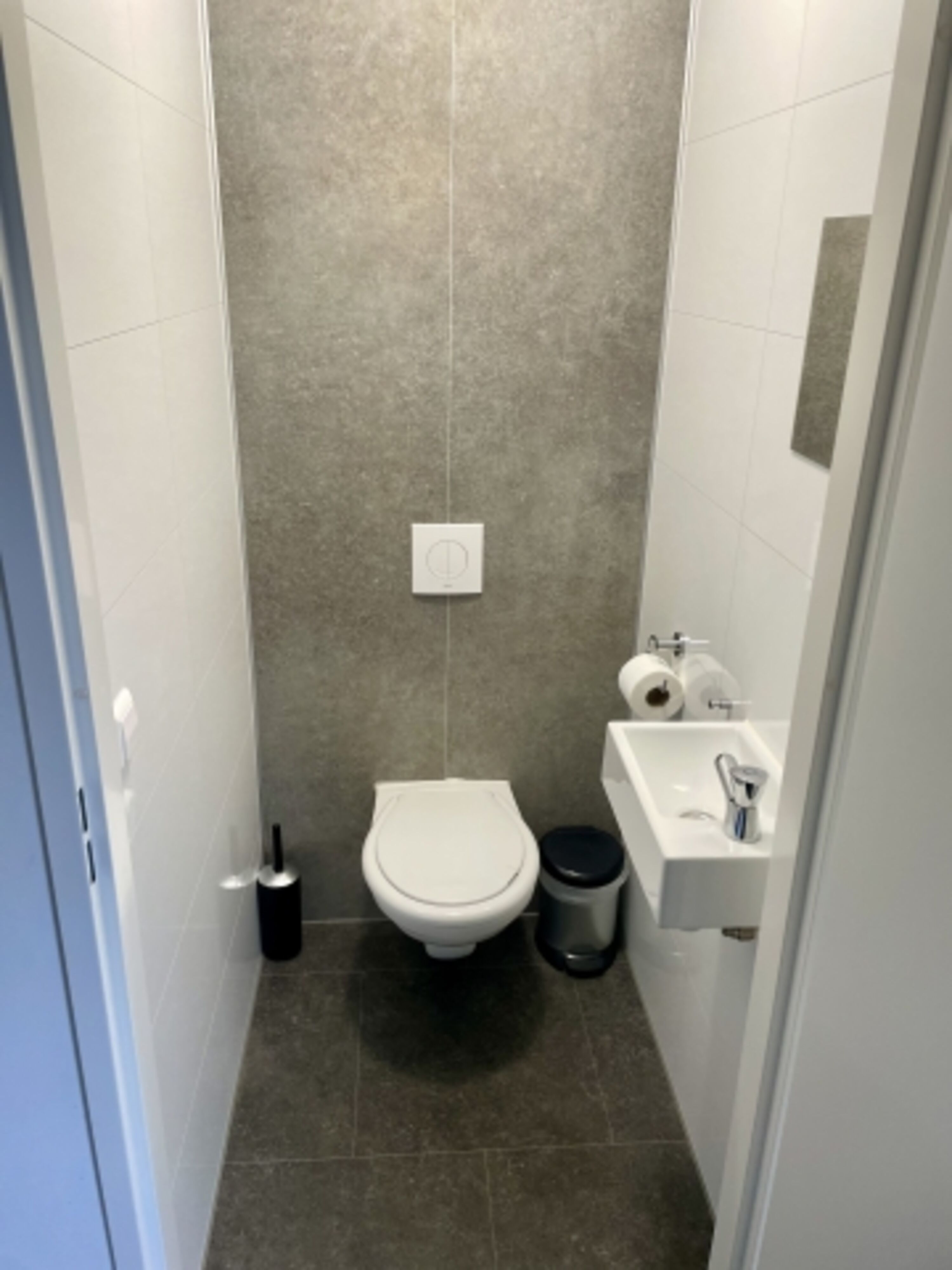 Separates WC auf dem Gang