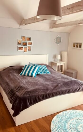 Großes Schlafzimmer mit Doppelbett,..