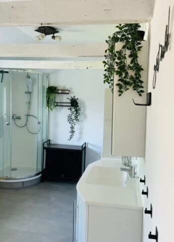 Duschbad mit Regendusche