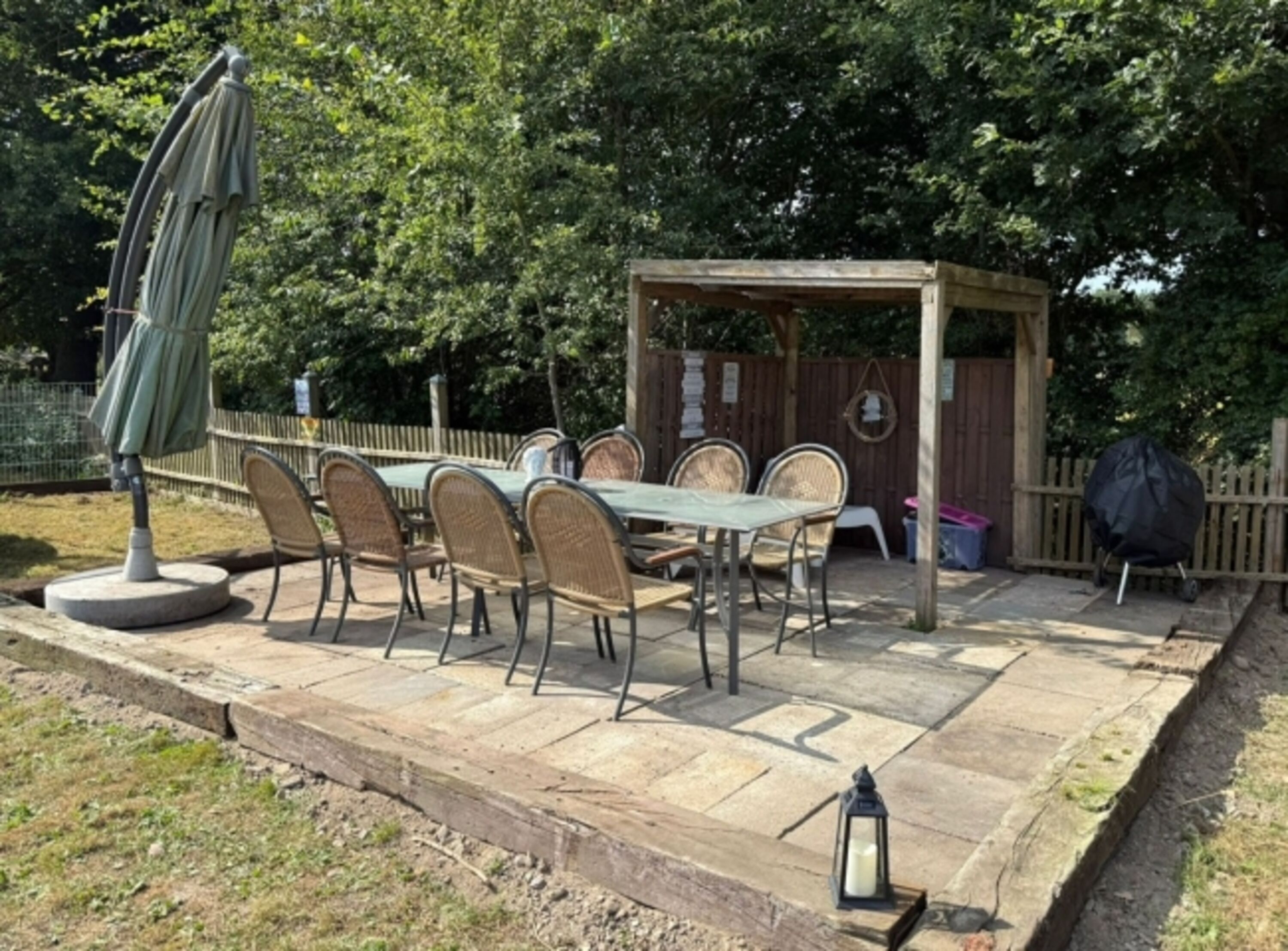 Große Terrasse mit allem dabei