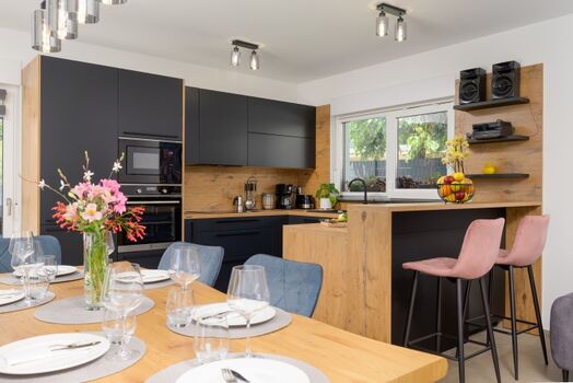 Küche mit Essbereich