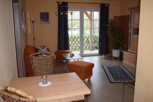 Blick vom Küchenbereich Richtung Wohnzimmer