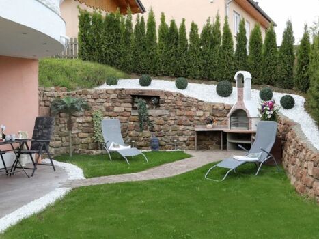 Garten mit Liegewiese