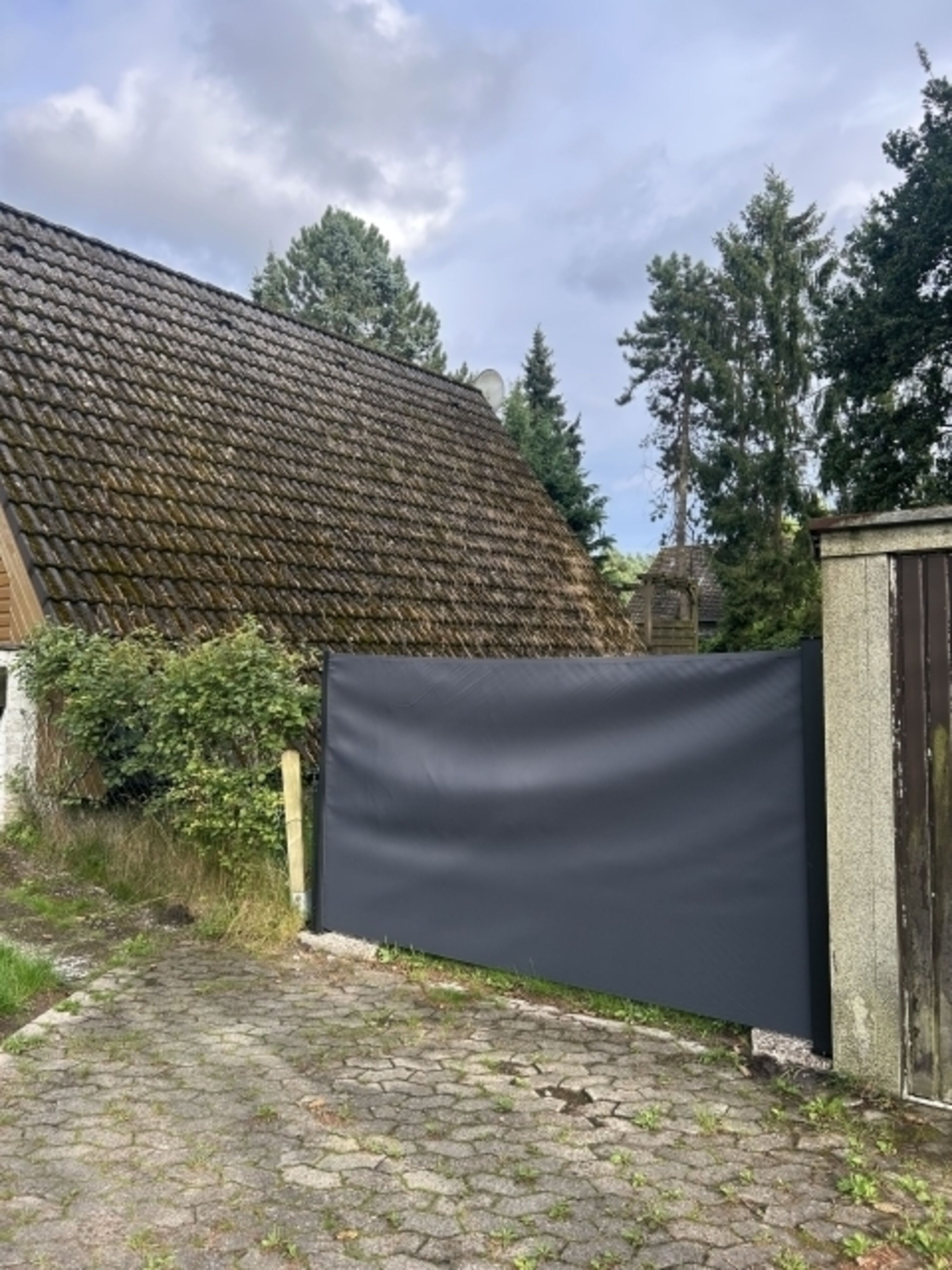 Flexible Gartenumzäunung (Rest ist fest bezäunt)