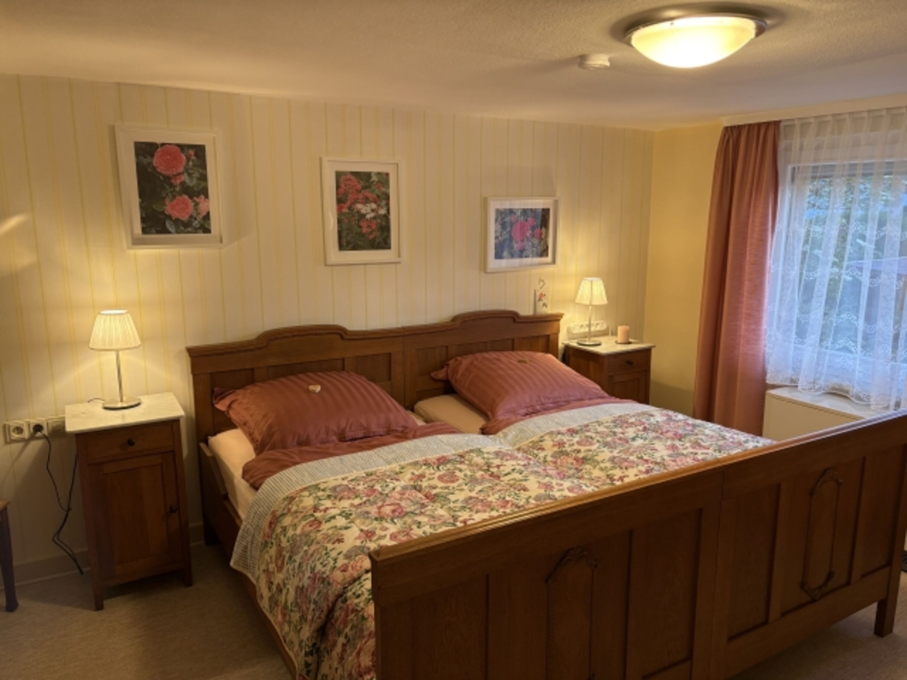 Schlafzimmer, Bett auch einzeln stellbar