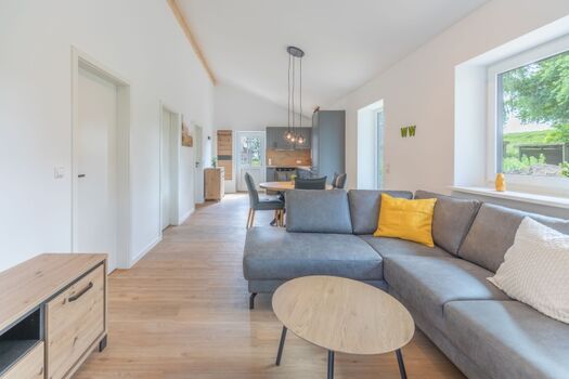 Huus Blaumees - großzügiger Wohn- und Essbereich