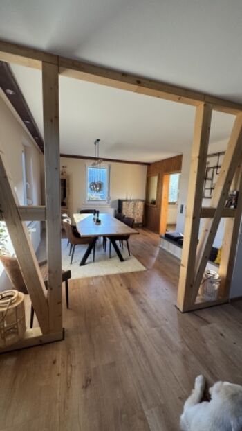 Blick vom Wohnzimmer in Richtung Esszimmer 