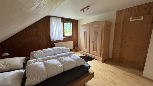 Schlafzimmer 1