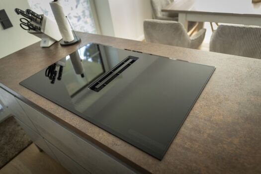 Kücheninsel mit Induktionskochfeld