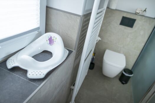 Toilettenaufsatz für Kinder vorhanden