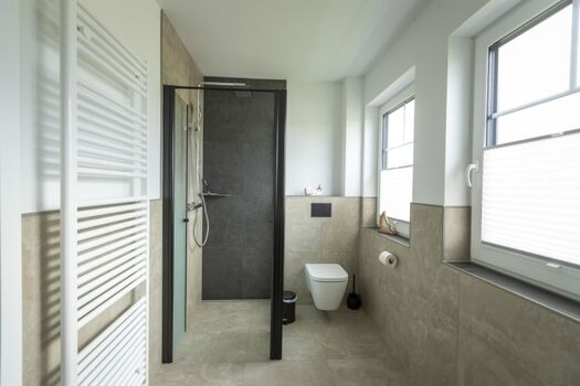 Badezimmer OG mit Regendusche