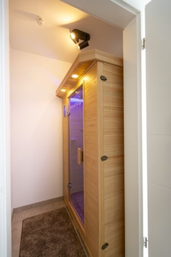 Infrarotwärmekabine mit Radio