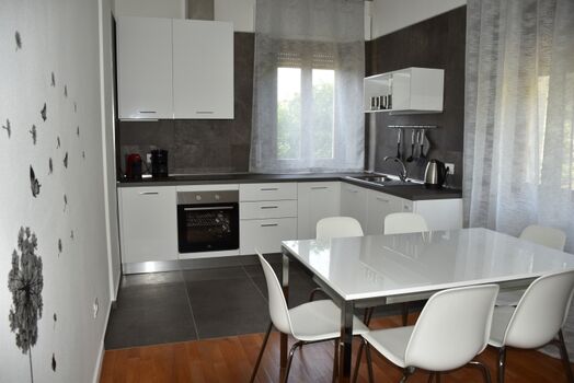 Küche mit Essbereich