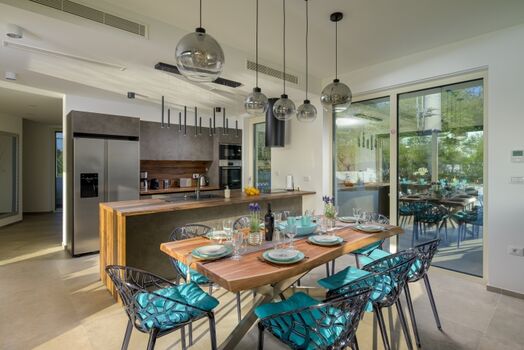 Küche mit Essbereich