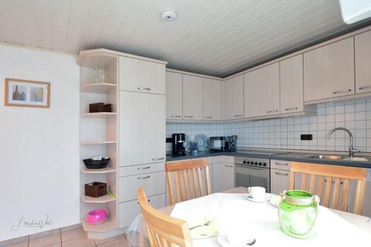 Küche mit Essbereich