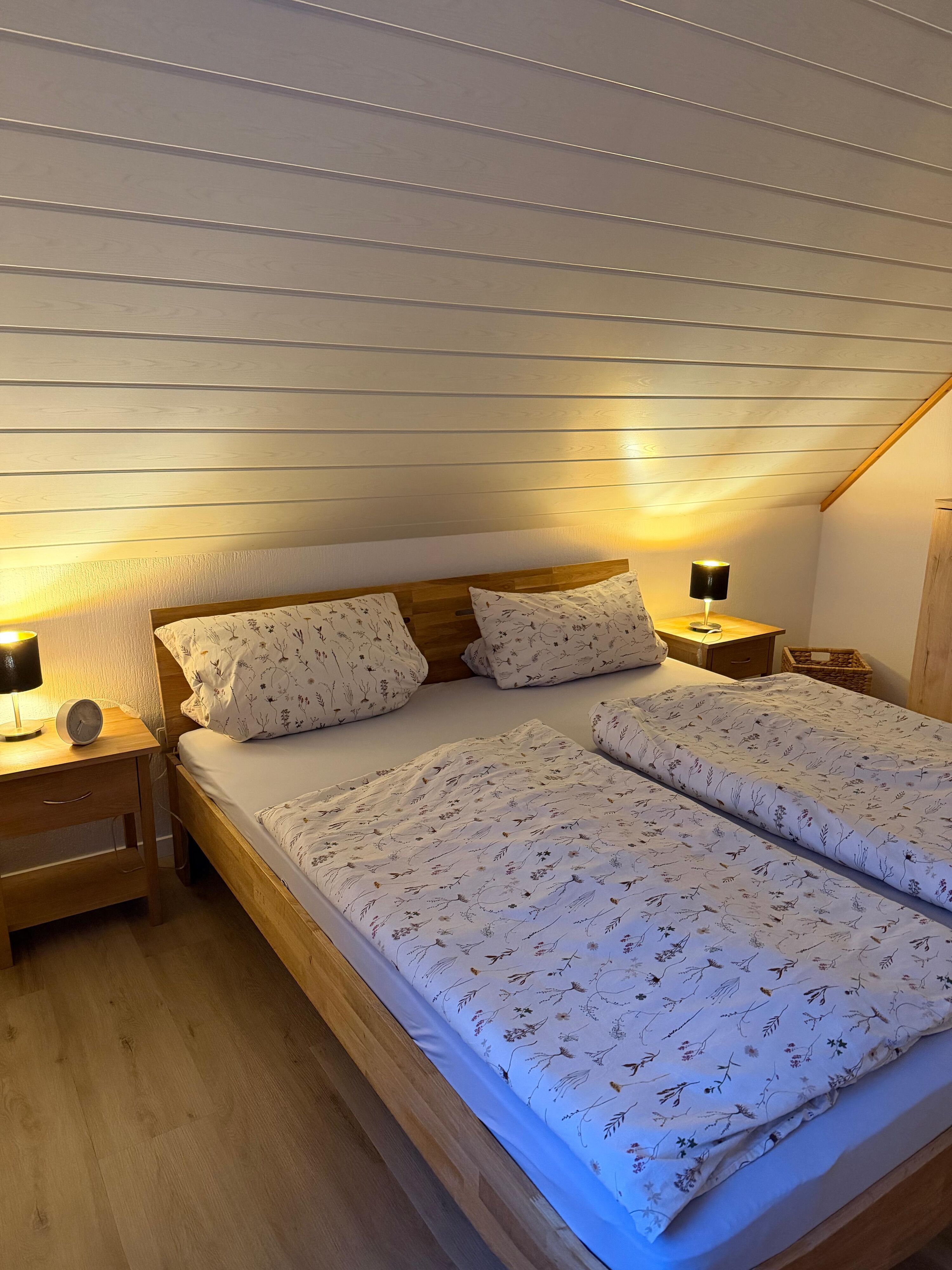 Schlafzimmer 1
