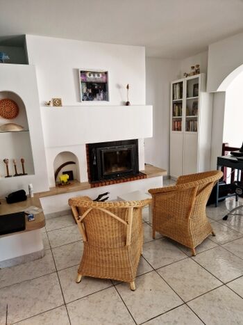 Sitzbereich vor dem Kamin