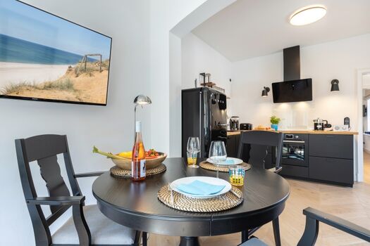 Küche mit Essbereich