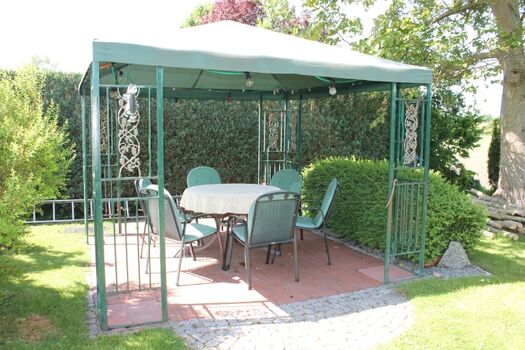 Bereich mit Pavillon