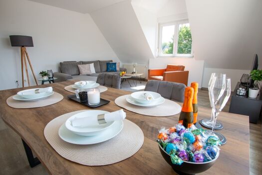 Großzügiger Ess- und Wohnbereich lädt zum Entspannen, Genießen und Verweilen ein