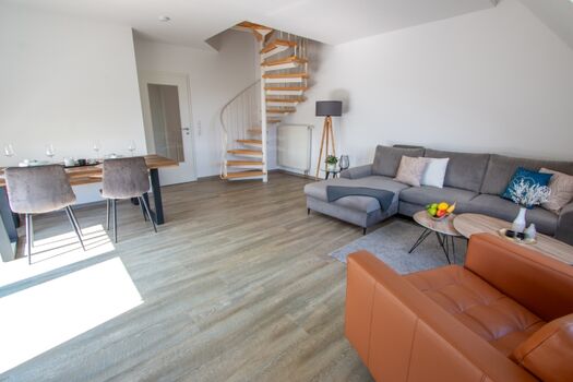 Lichtdurchflutetes Ess- und Wohnzimmer für deinen erholsamen Urlaub am Möhnesee