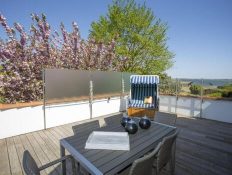 Panorama Terrasse an der Schoritzer Wiek mit Hund