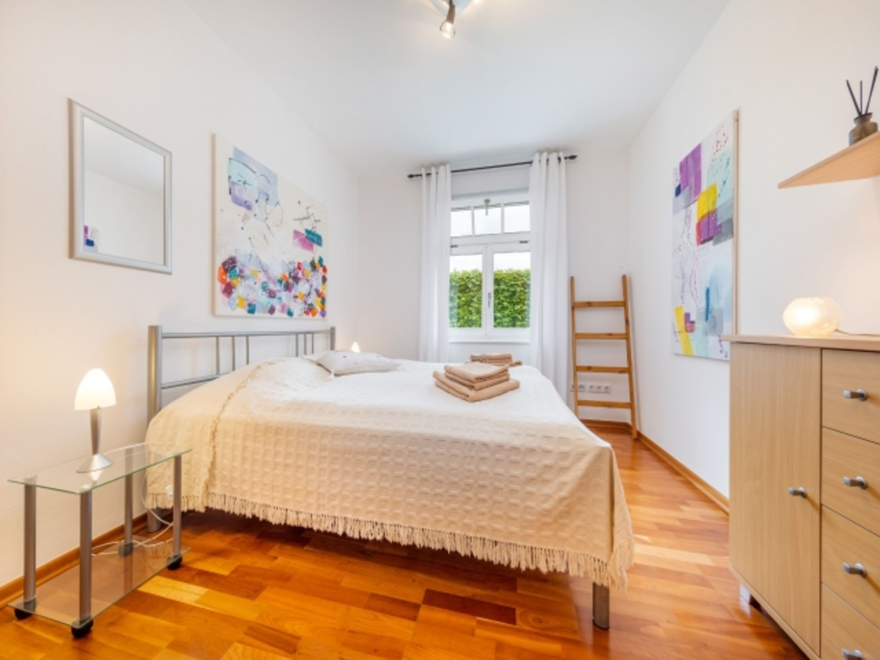 Geräumiges Schlafzimmer im EG
