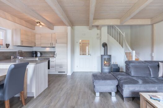 Offener Wohn- und Esbereich