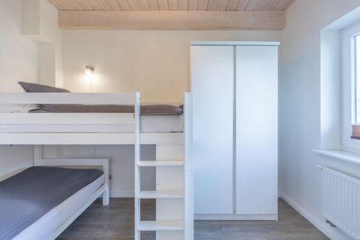 Schlafzimmer mit Hochbett 