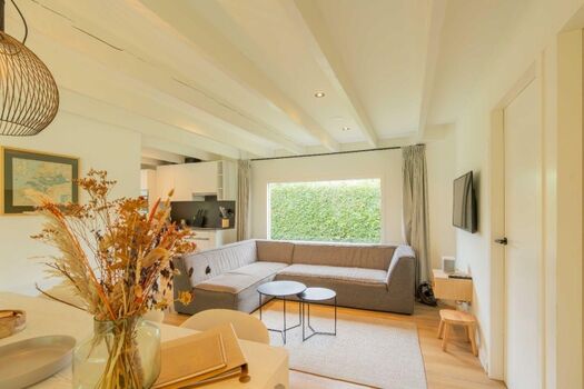 Das sehr geschmackvoll eingerichtete Wohnzimmer