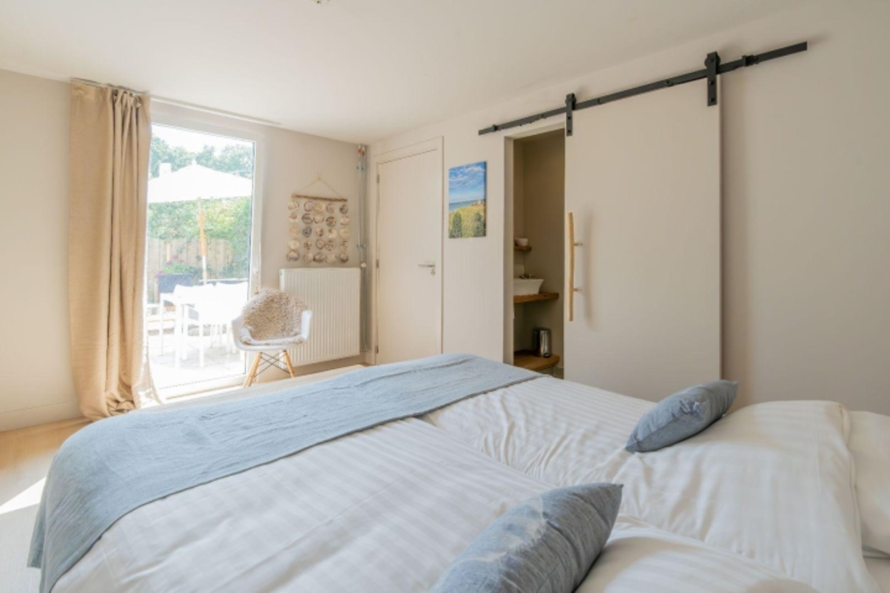 Schlafzimmer 1 mit Doppelbett (180x200)