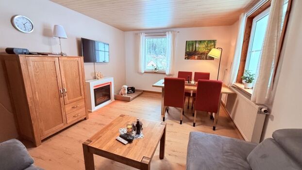 Hochparterre Wohn-Esszimmer