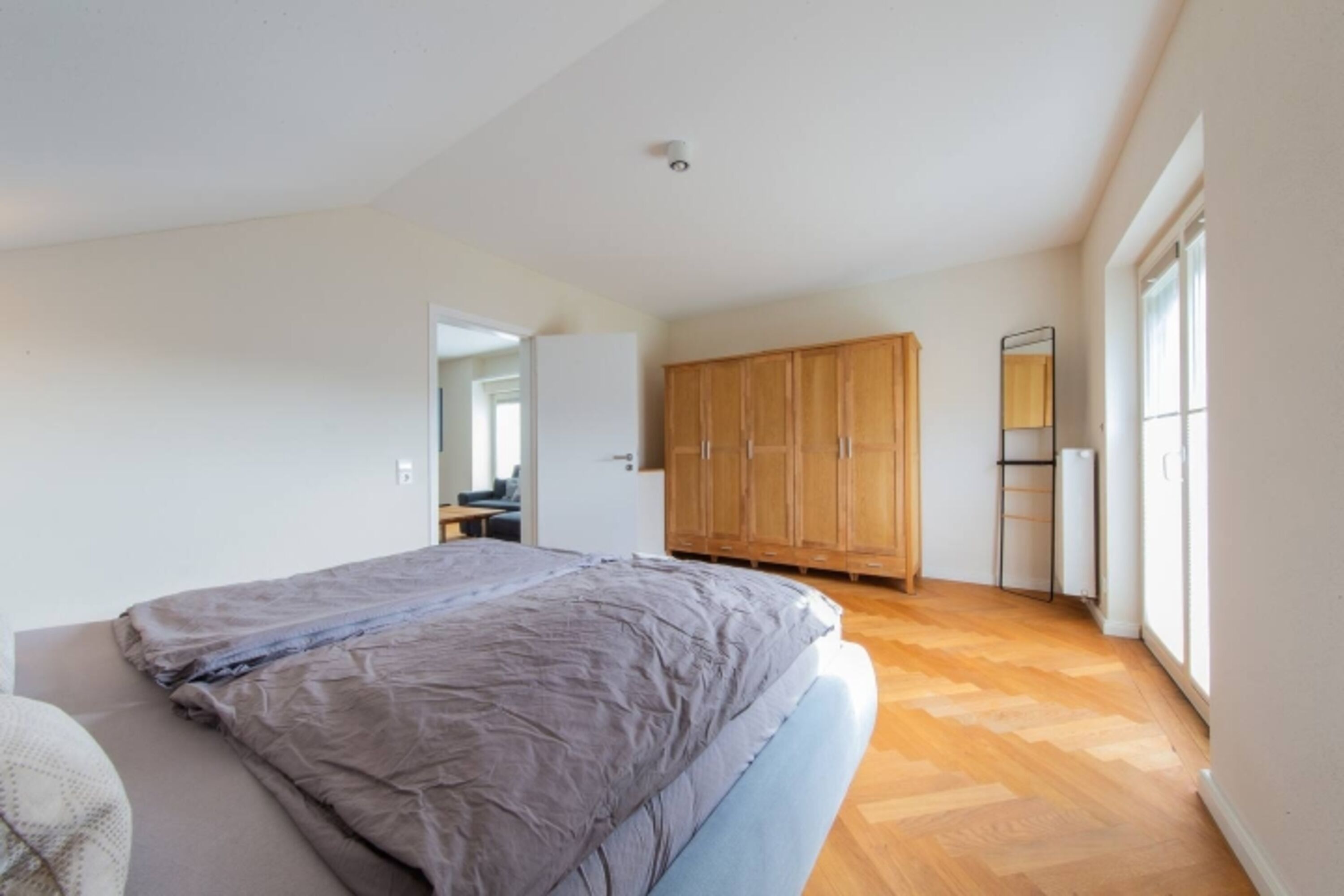 Schlafzimmer 1