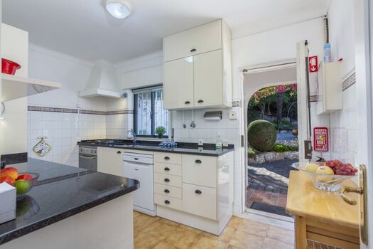 Voll ausgestattete Küche der Ferienunterkunft Vila Maria