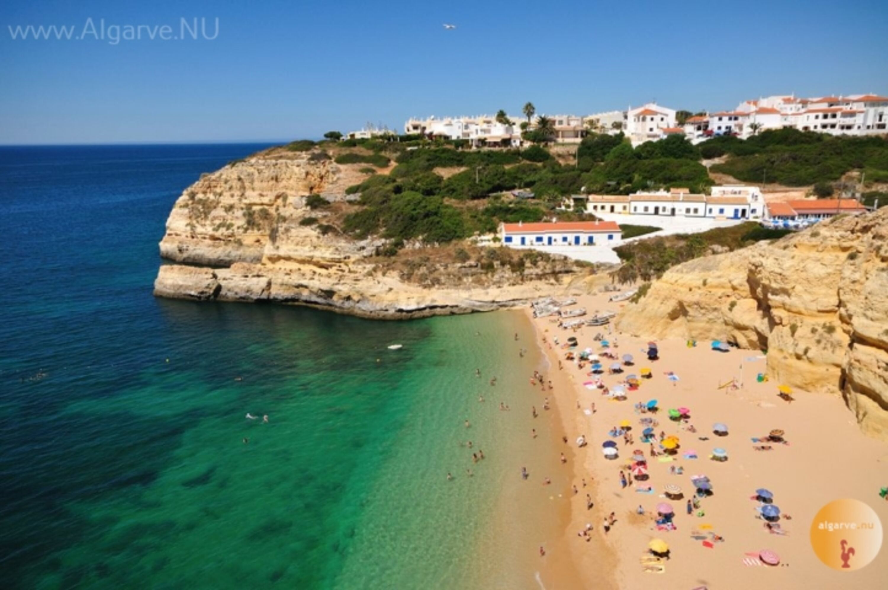 Sandstrand von Praia de Benagil, nur 800 m von der Ferienwohnung Portugal entfernt