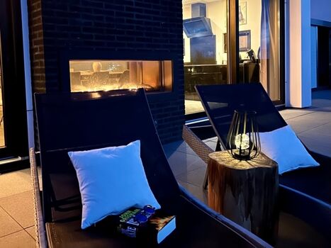 Romantisch wird es am Abend vor dem Gaskamin auf der Terrasse