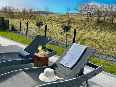 so dass Kind und Hund sich frei bewegen können.