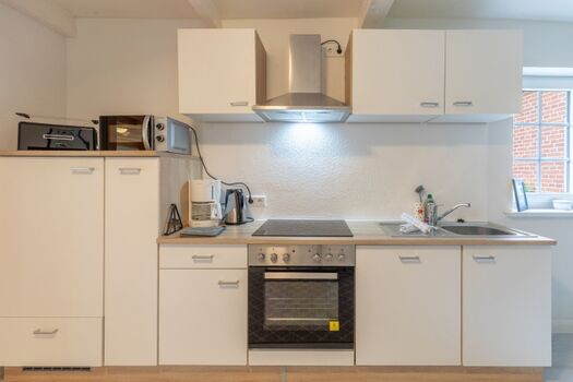 Geräumige helle Küche 