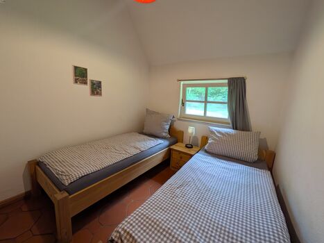 Schlafzimmer mit 2 Einzelbetten