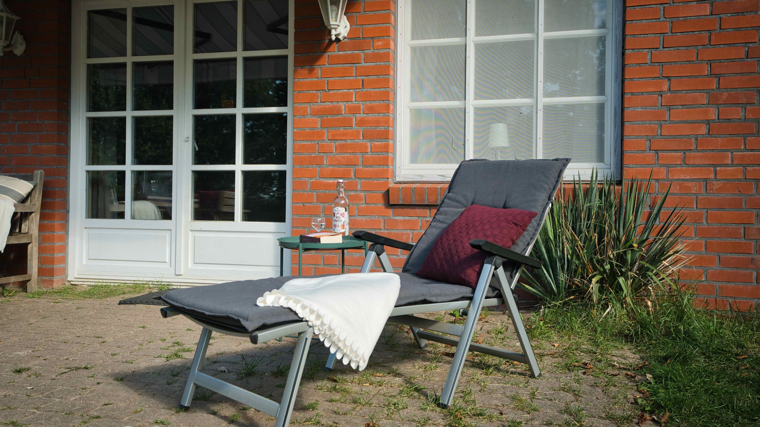 Liegestuhl auf der Terrasse