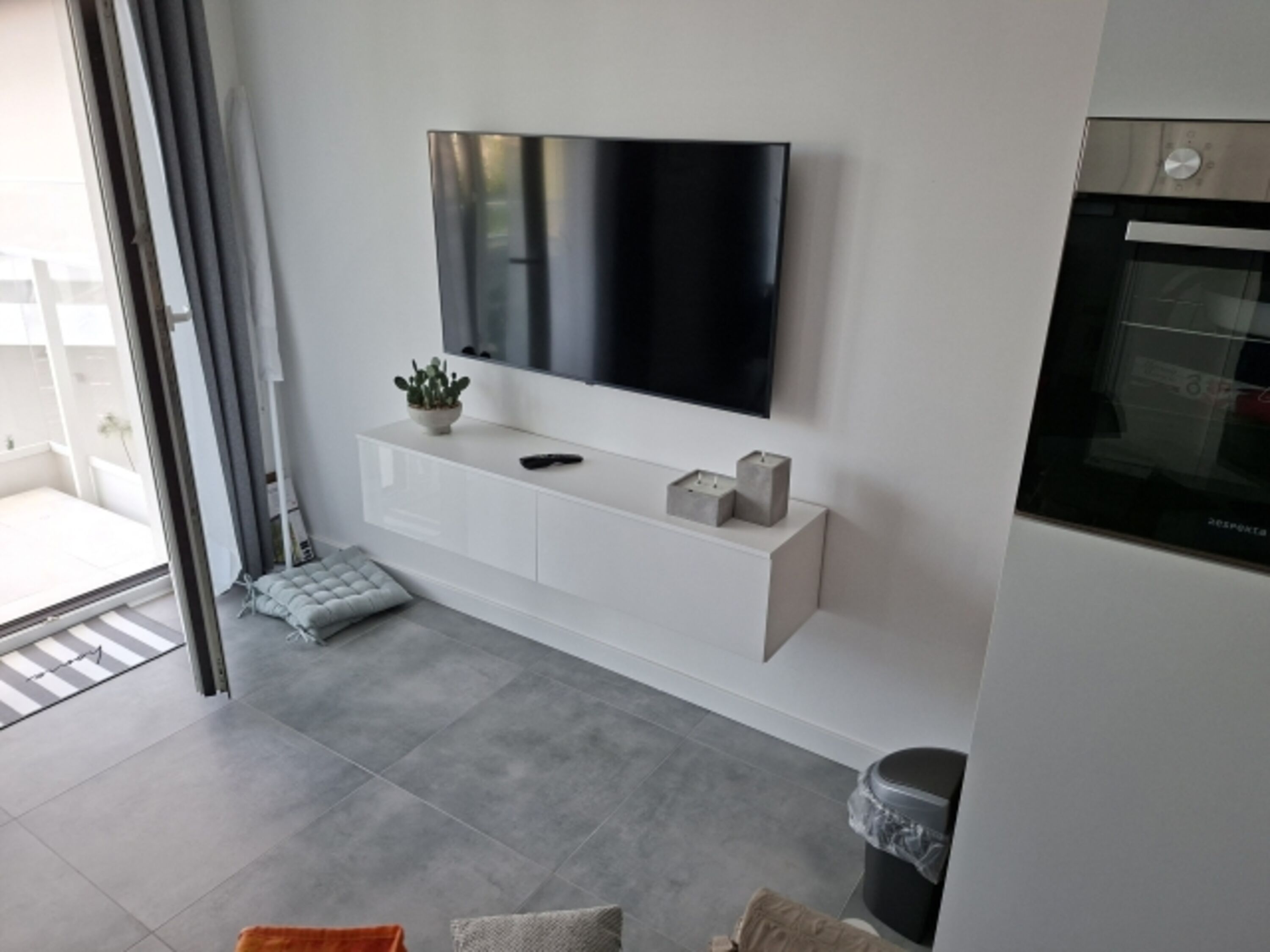 Flachbild-TV