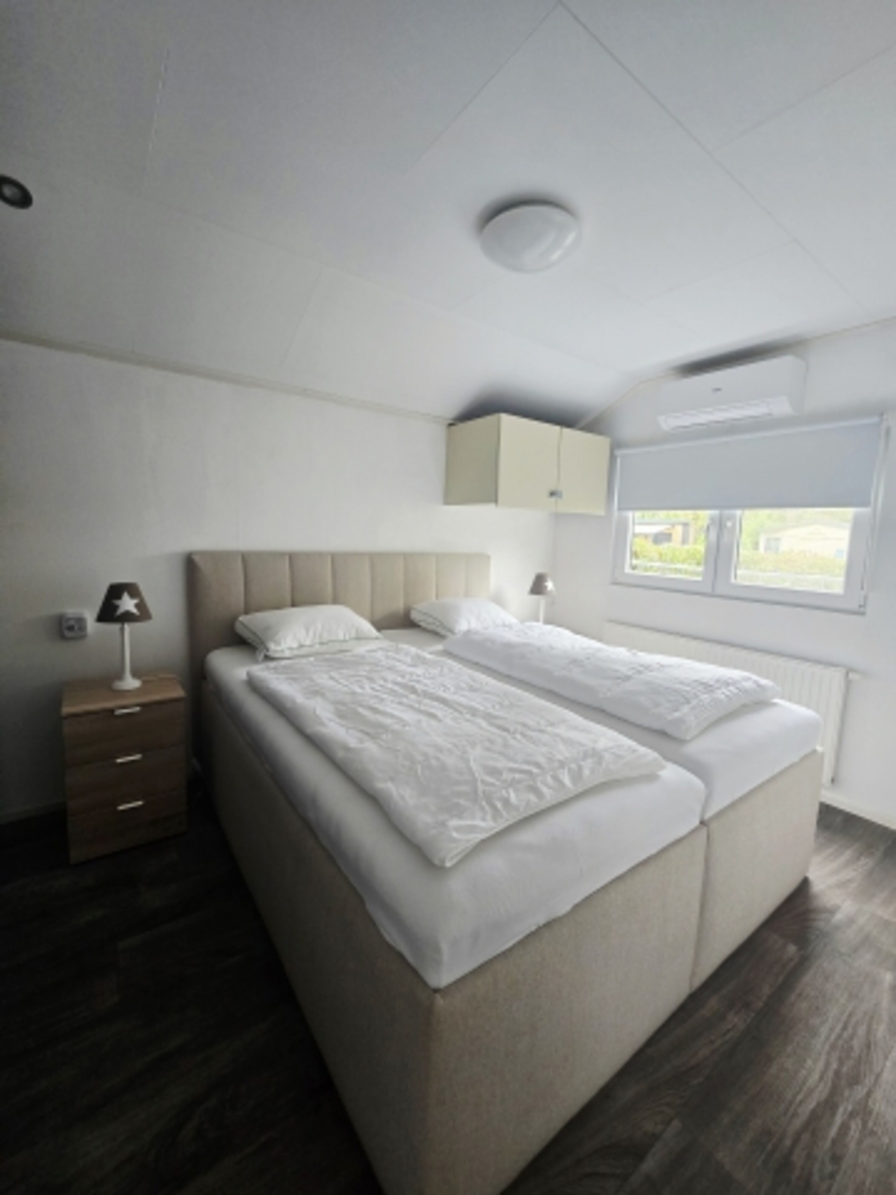 1. Schlafzimmer 