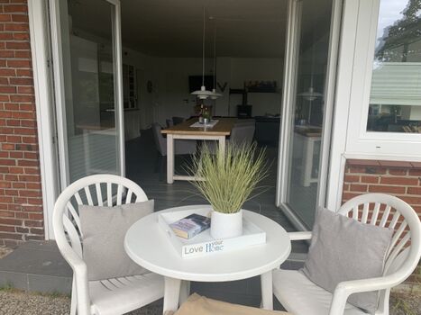 Terrassenplatz am Haus.