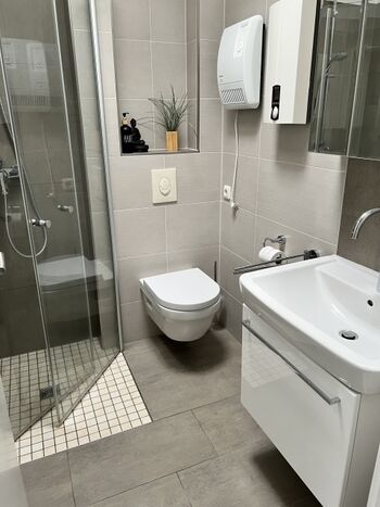 Bad mit ebenerdiger Dusche 