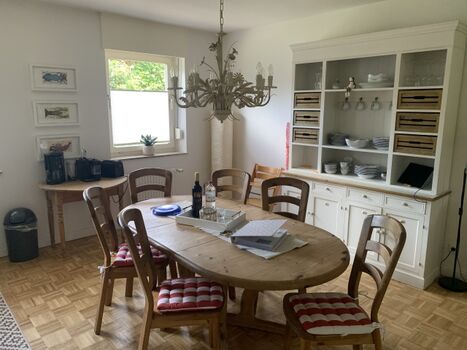 Essbereich bietet viel Platz, auch für große Familien