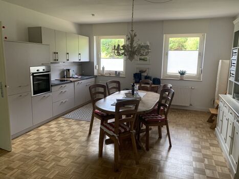 Hell und freundlicher Essbereich